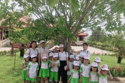 Các con thăm quan, trải nghiêm tại khu lưu niệm cố Thủ tướng Phạm Văn Đồng